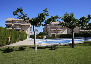 AT031 LES DUNES: Apartment with pool 250 m from the beach