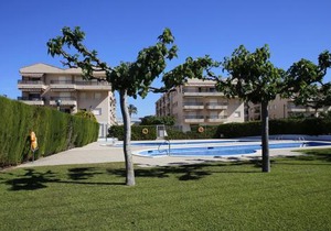 AT039 Comunidad con 2 piscinas, a 5 min a pie de la playa