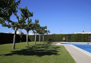 AT058 LES DUNES: Apartment 300 m from the beach with communal pool