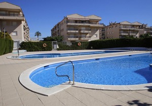 AT058 LES DUNES: Apartment 300 m from the beach with communal pool