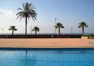 AT080 Pins, comunidad con piscina en 1ra línea de la playa