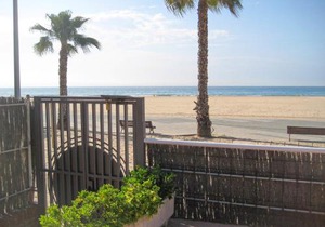 AT080 Pins, comunidad con piscina en 1ra línea de la playa