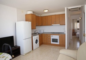 AT172 BAIX A MAR: Apartment on the beachfront