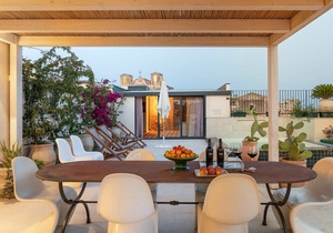 Aurispa - Amazig apartment with minipool on the terrace in the historical center of Noto, Sicily
