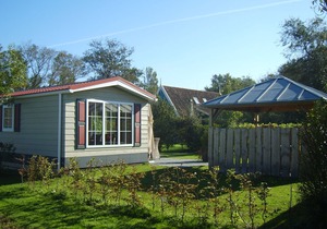 Authentic chalet with garden, near the Wadden Sea
