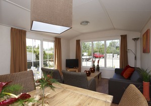 Authentic chalet with garden, near the Wadden Sea
