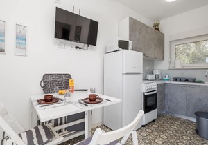 Awesome apartment in Karlobag- Ribarica