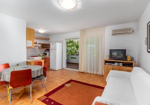 Awesome apartment in Punat with WiFi