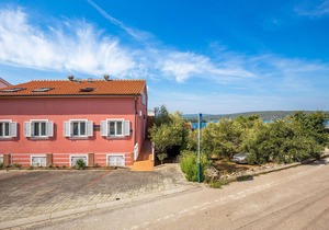 Awesome apartment in Punat with WiFi
