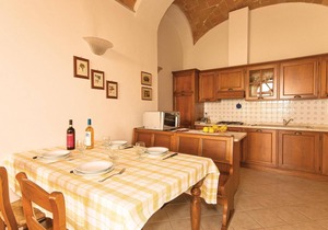 Awesome apartment in Pomarance PI