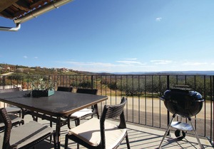 Awesome home in Baredine with WiFi