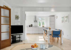 Awesome home in Bogø By with kitchen