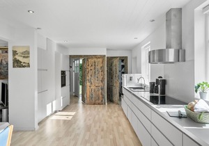 Awesome home in Bogø By with kitchen