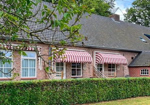 Awesome home in De Moer with WiFi