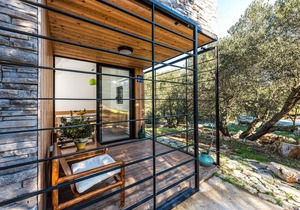 Awesome home in Dragove with WiFi