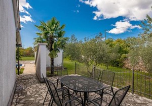 Awesome Home In Malinska With Wifi