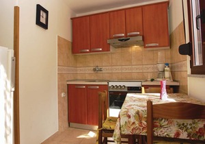 Awesome home in Pula with kitchen