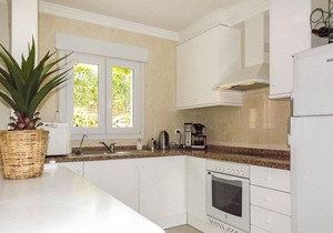 Awesome home in Trullent