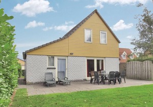 Awesome home in Wemeldinge with sauna