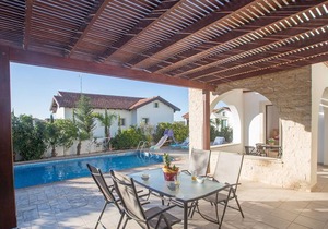 Ayia Napa Kymma Villa KY22 - a villa that sleeps 6 guests in 3 bedrooms