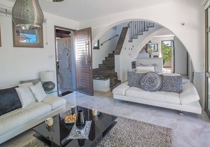 Ayia Napa Kymma Villa KY23 - a villa that sleeps 6 guests in 3 bedrooms