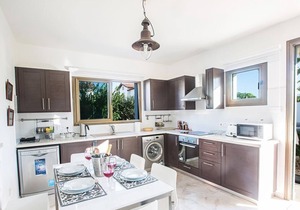 Ayia Napa Kymma Villa KY23 - a villa that sleeps 6 guests in 3 bedrooms