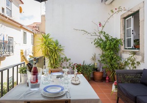 BAIRRO ALTO APARTMENT