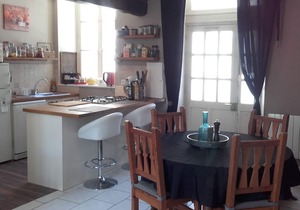 Bayeux center apartment with parking