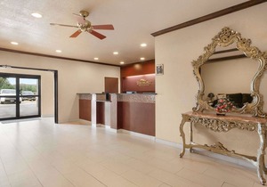 Baymont by Wyndham Clute