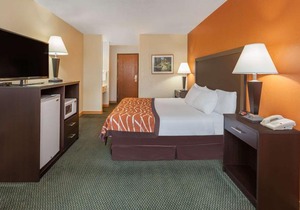 Baymont Inn and Suites Midland