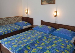 Beach Ap.2 - One Bedroom Apartment, Sleeps 4