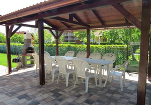 Beach Ap.3 - One Bedroom Apartment, Sleeps 4