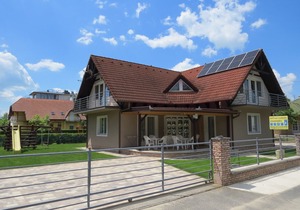 Beach Ap.4 - Two Bedroom Apartment, Sleeps 4