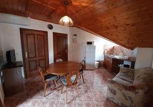 Beach Ap.4 - Two Bedroom Apartment, Sleeps 4