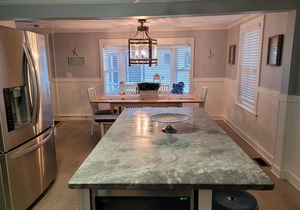 Beach House, Walking distance to downtown!