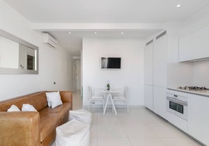 BEACH PENTHOUSE: Fantastic penthouse with a 15m2 terrace overlooking the sea