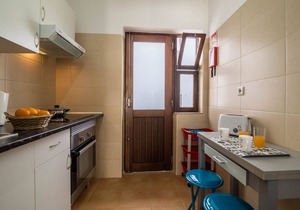 "Beach Residence 11" with Balcony, Barbecue, Wi-Fi & Cable TV; Parking Available