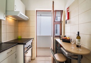 "Beach Residence 21" with Balcony, Barbecue, Wi-Fi & Cable TV; Parking Available