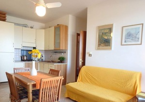 Beachfront! Beautiful apartment overlooking the beach