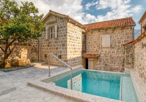 Beachfront Villa Perast