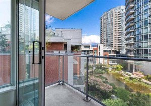 Beautiful 1 BR in the Heart of Downtown: Parking, Pool & Gym