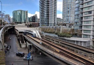 Beautiful 1 BR in the Heart of Downtown: Parking, Pool & Gym