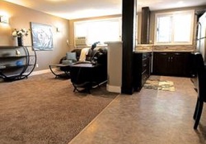 Beautiful 2 Bedroom - Located a block to Wascana Park