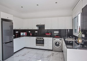 Beautiful 5 Star Holiday Villa in a Prime Location in Protaras