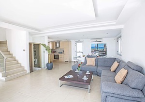 Beautiful 5 Star Holiday Villa in a Prime Location in Sotira