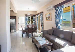 Beautiful 5 Star Holiday Villa in a Prime Location in Sotira