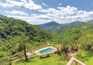 Beautiful apartment in Fivizzano -MS-