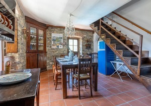Beautiful apartment in Comano -MS-