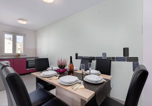 Beautiful apartment in Cizici with WiFi