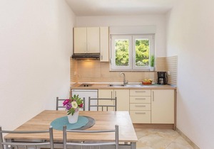 Beautiful apartment in Krvavica